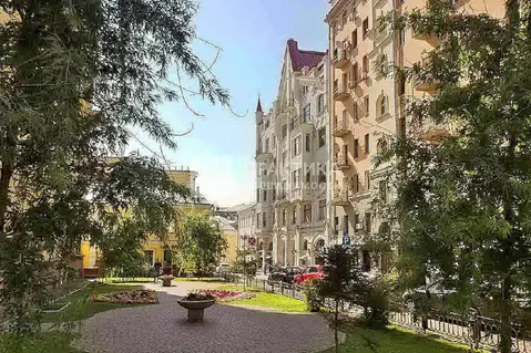 Продается 4-комнатная квартира