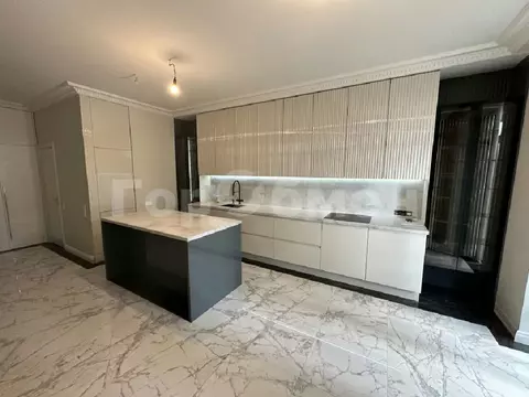 Продается 3-комнатная квартира