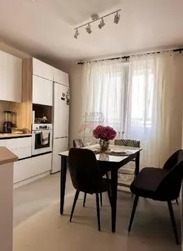 Продается 3-комнатная квартира