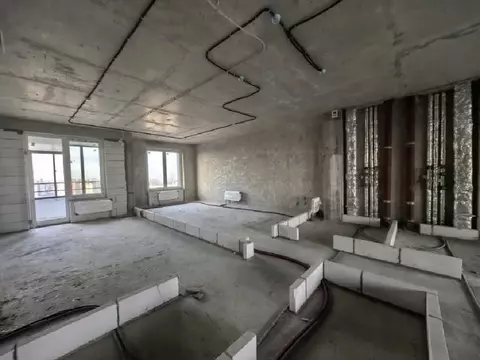 Продается 4-комнатная квартира