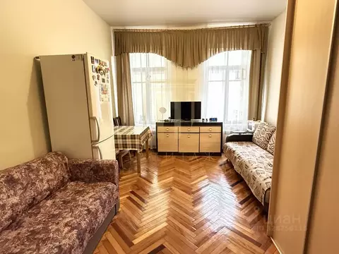 Комната Санкт-Петербург Каменноостровский просп., 50 (18.1 м)