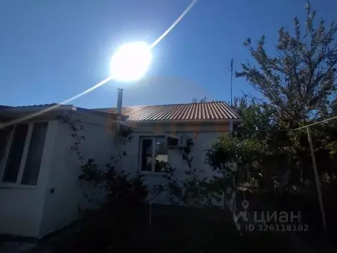 Дом в Крым, Сакский район, Митяевское с/пос, с. Шелковичное ул. ...