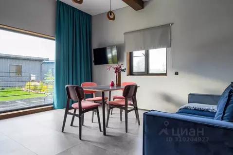 Дом в Ленинградская область, Приозерский район, Красноозерное с/пос, ...