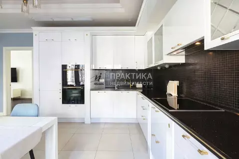 Продается 4-комнатная квартира