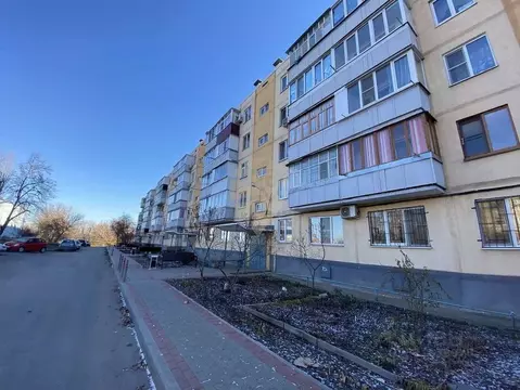 3-к кв. Белгородская область, Старый Оскол ул. Хмелева, 1 (47.6 м)