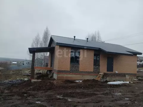 Дом в Башкортостан, Иглинский район, Акбердинский сельсовет, с. ...