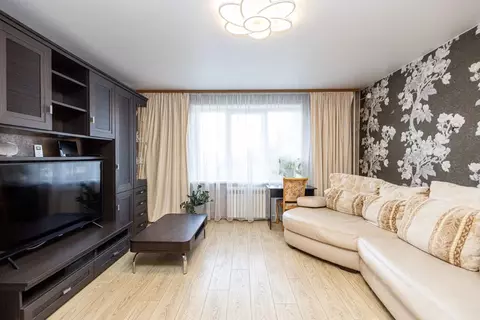 3-к кв. Кемеровская область, Кемерово Молодежный просп., 11 (69.5 м)