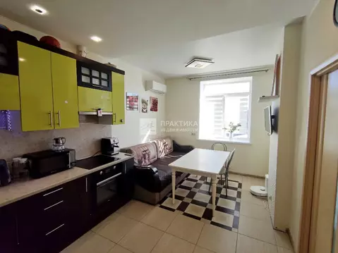 Продается 2-комнатная квартира