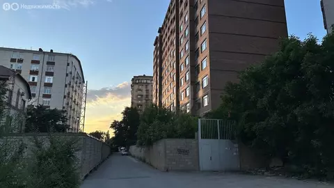 3-комнатная квартира: Махачкала, улица Генерала Омарова, 16 (104 м)