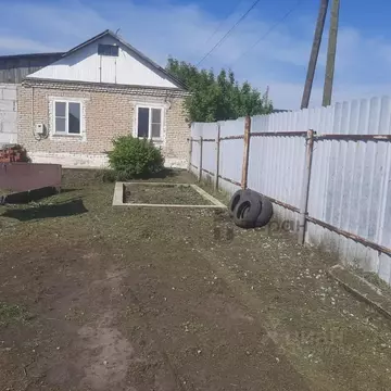 Дом в Челябинская область, Еткульский муниципальный округ, д. Аткуль ...