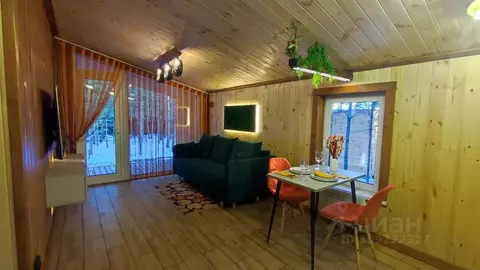 Дом в Свердловская область, Белоярский муниципальный округ, Апрель кп ...