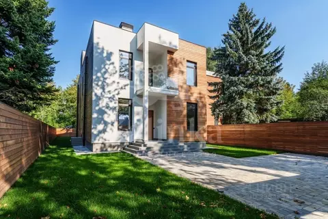 Дом в Москва пос. Мещерский,  (302 м)