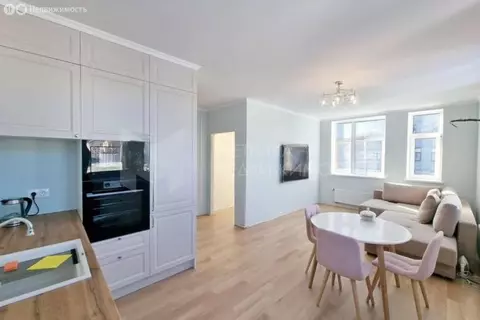 3-комнатная квартира: Тюмень, улица Тимофея Чаркова, 91 (64 м)