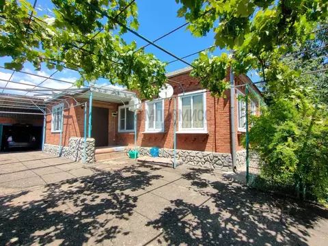 Дом в Краснодарский край, Динской район, Васюринское с/пос, ...