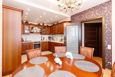 2-к кв. Тюменская область, Тюмень Паровозная ул., 13 (80.0 м)