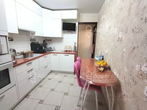 2-к кв. Волгоградская область, Волгоград ул. Академика Комарова, 70 ...