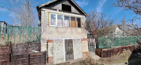 Дом в Волгоградская область, Светлоярский район, Кировское с/пос, ...