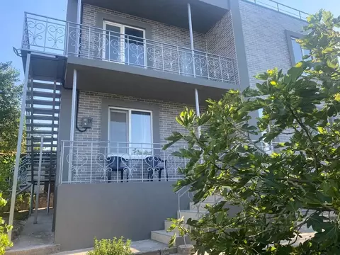 Дом в Крым, Ленинский район, Щелкино городское поселение, Энергетик-2 ...