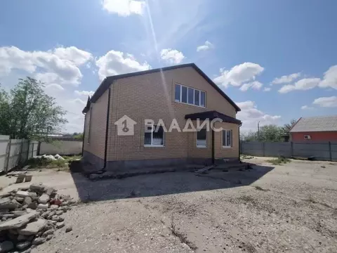 Дом в Калмыкия, Элиста ул. Имени В.У. Лиджиева (260 м)