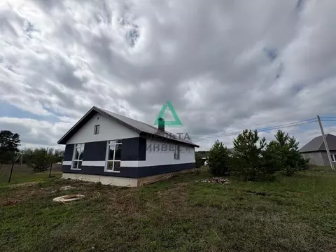 Дом в Башкортостан, Иглинский район, Акбердинский сельсовет, с. ...