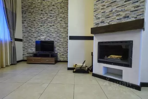 Дом в Ленинградская область, Волховский район, Староладожское с/пос, ...