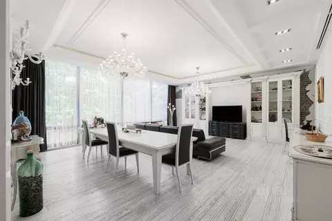 Коттедж в Московская область, Одинцовский городской округ, д. Жуковка, ...