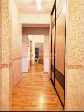 Продается 4-комнатная квартира