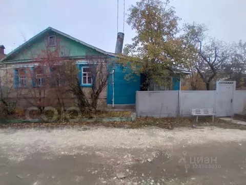 Дом в Волгоградская область, Волгоград пос. Ангарский, ул. ...