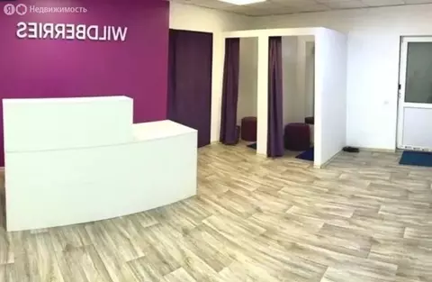 Торговая площадь (855 м)