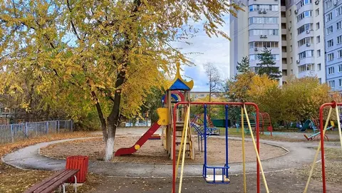 4-к кв. Самарская область, Тольятти ул. Механизаторов, 1 (140.4 м)