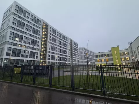 Студия Санкт-Петербург бул. Головнина, 4 (25.4 м)