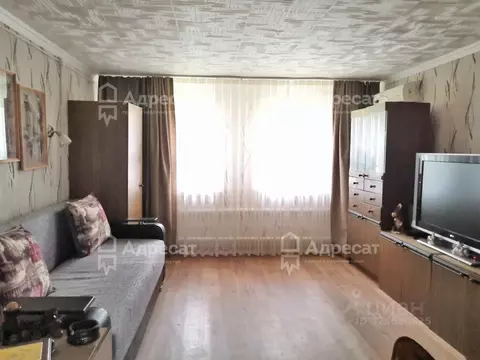 Дом в Волгоградская область, Дубовский район, Пичужинское с/пос, с. ...