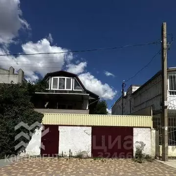 Дом в Крым, Симферопольский район, с. Мирное ул. Белова (50 м)