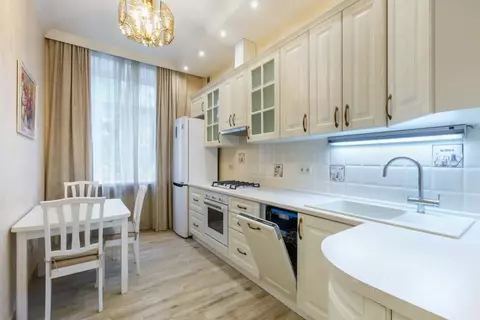 3-к кв. Москва Кутузовский просп., 45 (85.8 м)