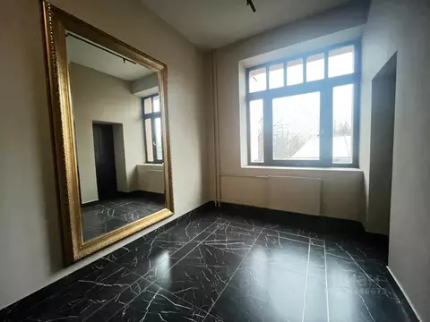 5-к кв. Москва Нежинская ул., 8К3 (234.5 м)