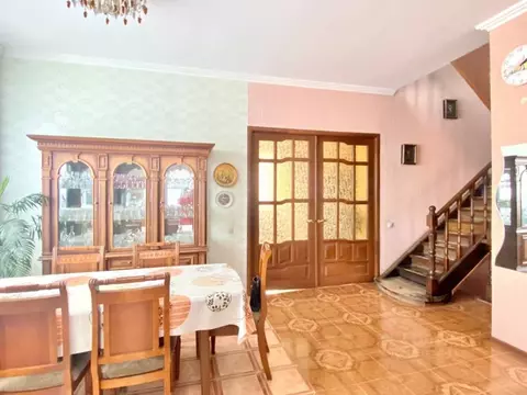 Дом в Волгоградская область, Волгоград ул. Летчиков, 3 (240 м)