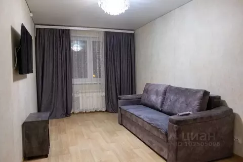 2-к кв. Самарская область, Самара просп. Карла Маркса, 196 (80.0 м)