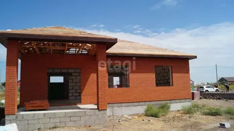 Дом в Астраханская область, Приволжский район, с. Началово ул. А. ...