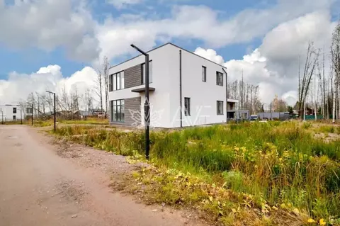 Дом в Ленинградская область, Выборгский район, Первомайское с/пос, ...