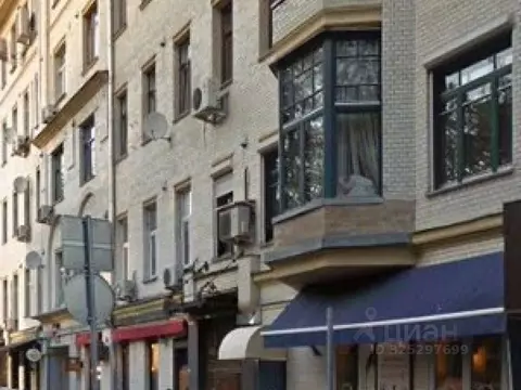 Торговая площадь в Москва Малая Бронная ул., 4 (97 м)