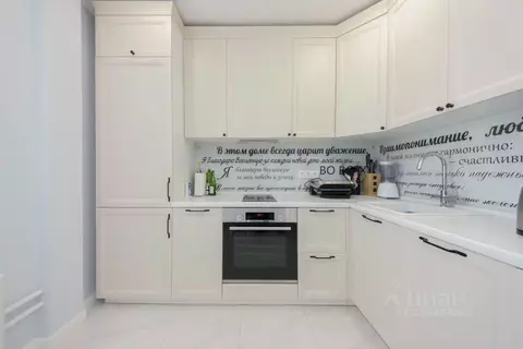 2-к кв. Тюменская область, Тюмень ул. Федюнинского, 56к2 (58.8 м)