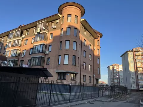 3-к кв. Северная Осетия, Владикавказ ул. Шамиля Джикаева, 6 (85.0 м)