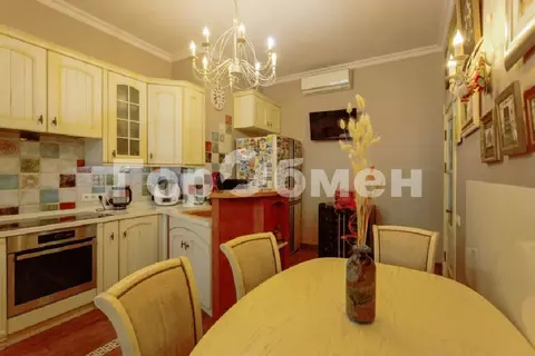 Продается 4-комнатная квартира