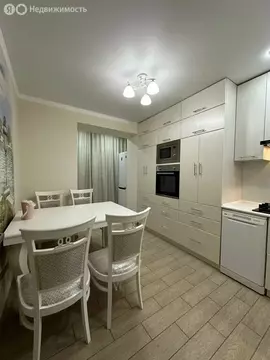 2-комнатная квартира: Ейск, Красная улица, 59/7к3 (55 м)