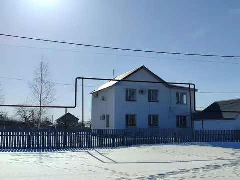 Дом в Самарская область, Безенчукский район, Екатериновка с/пос, с. ...