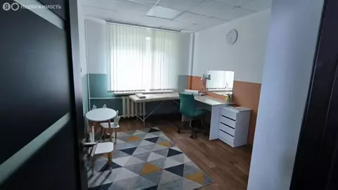 Торговая площадь (69.1 м)