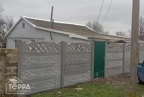 Дом в Крым, Сакский район, Добрушинское с/пос, с. Елизаветово ул. 8 ...