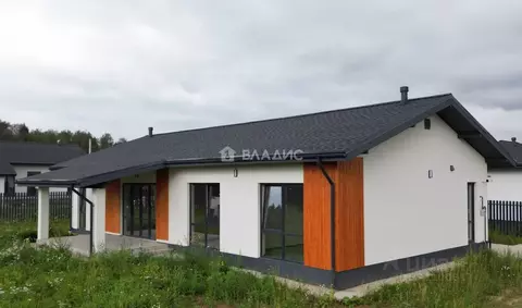 Дом в Калужская область, Жуковский район, с. Совхоз Победа ул. ...