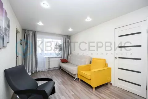 3-к кв. Омская область, Омск Городок Нефтяников мкр, ул. 22 Апреля, 8 ...