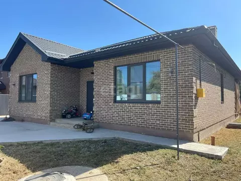 Дом в Краснодарский край, Краснодар пос. Плодородный, 8 (127 м)